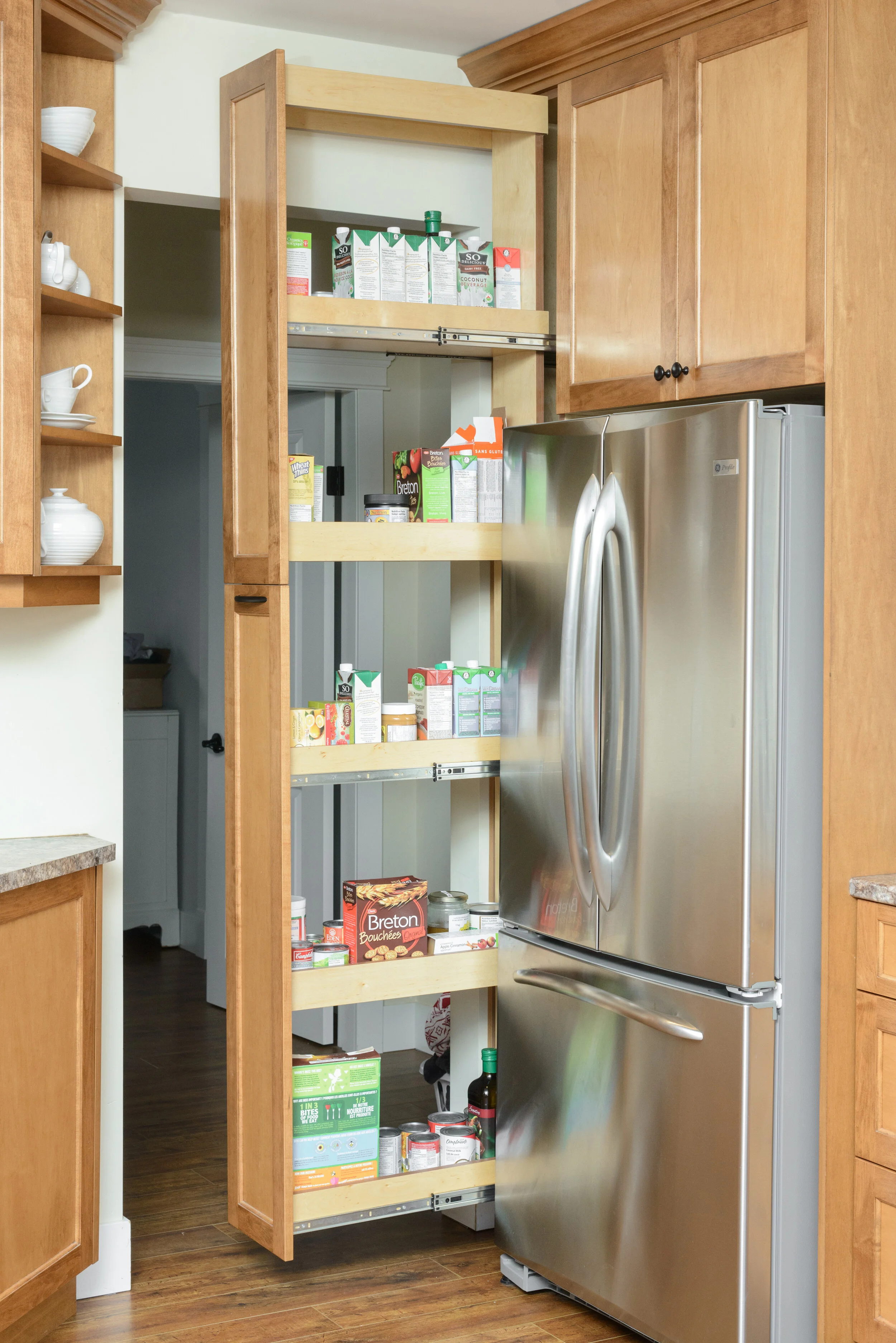 Pull out on sale slim pantry